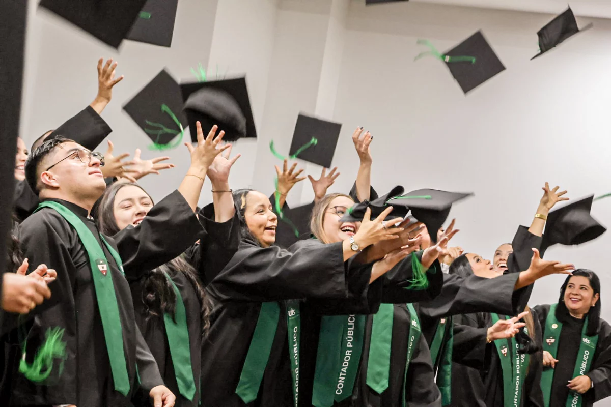 Educación sin fronteras: Las UTS gradúa a más de 90 estudiantes de modalidad virtual